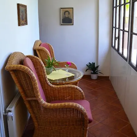 Guest house Dum Avalon *