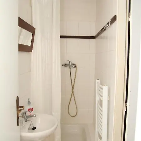 Dum Avalon Guest house